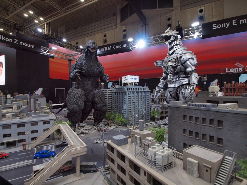 TAMRONxGODZILLA