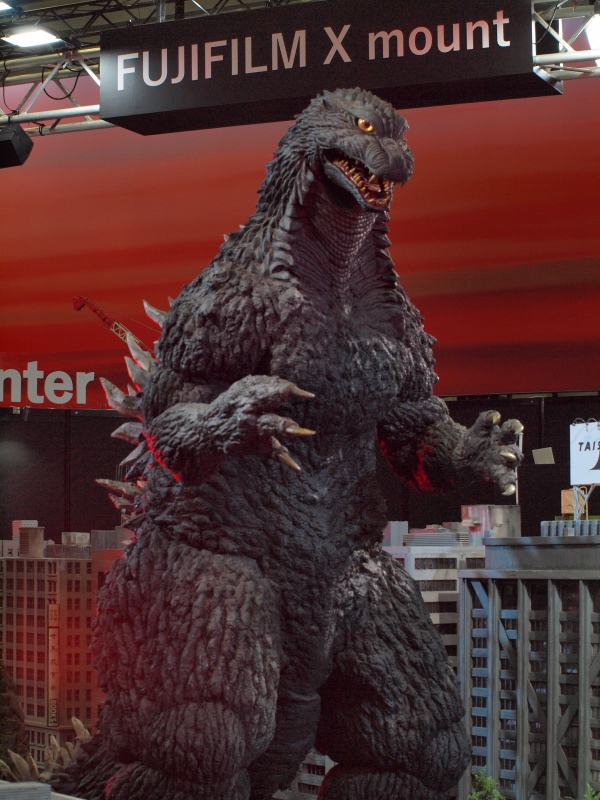 TAMRONxGODZILLA